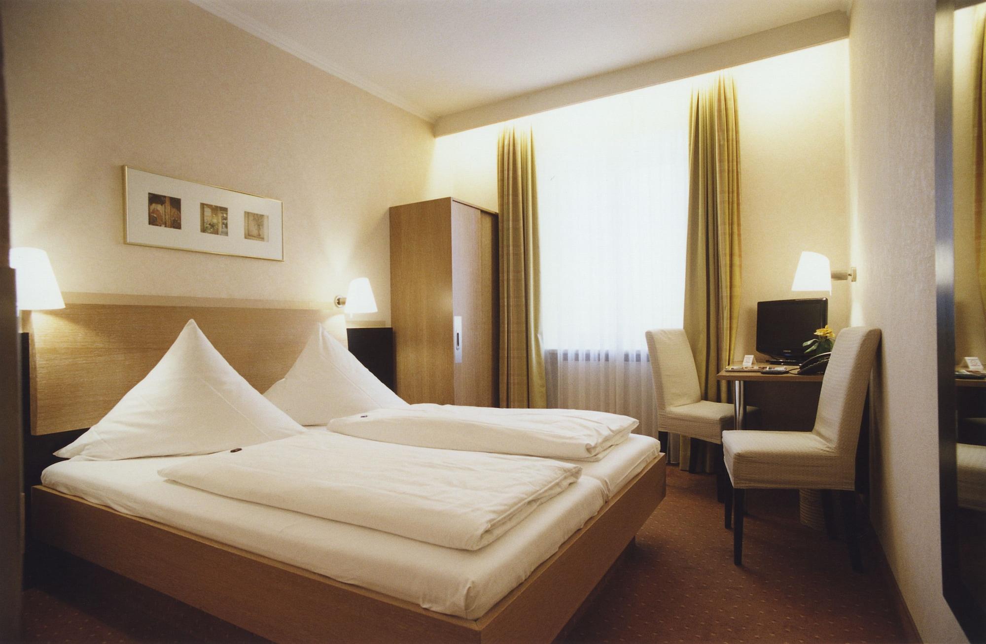 Jedermann 3*