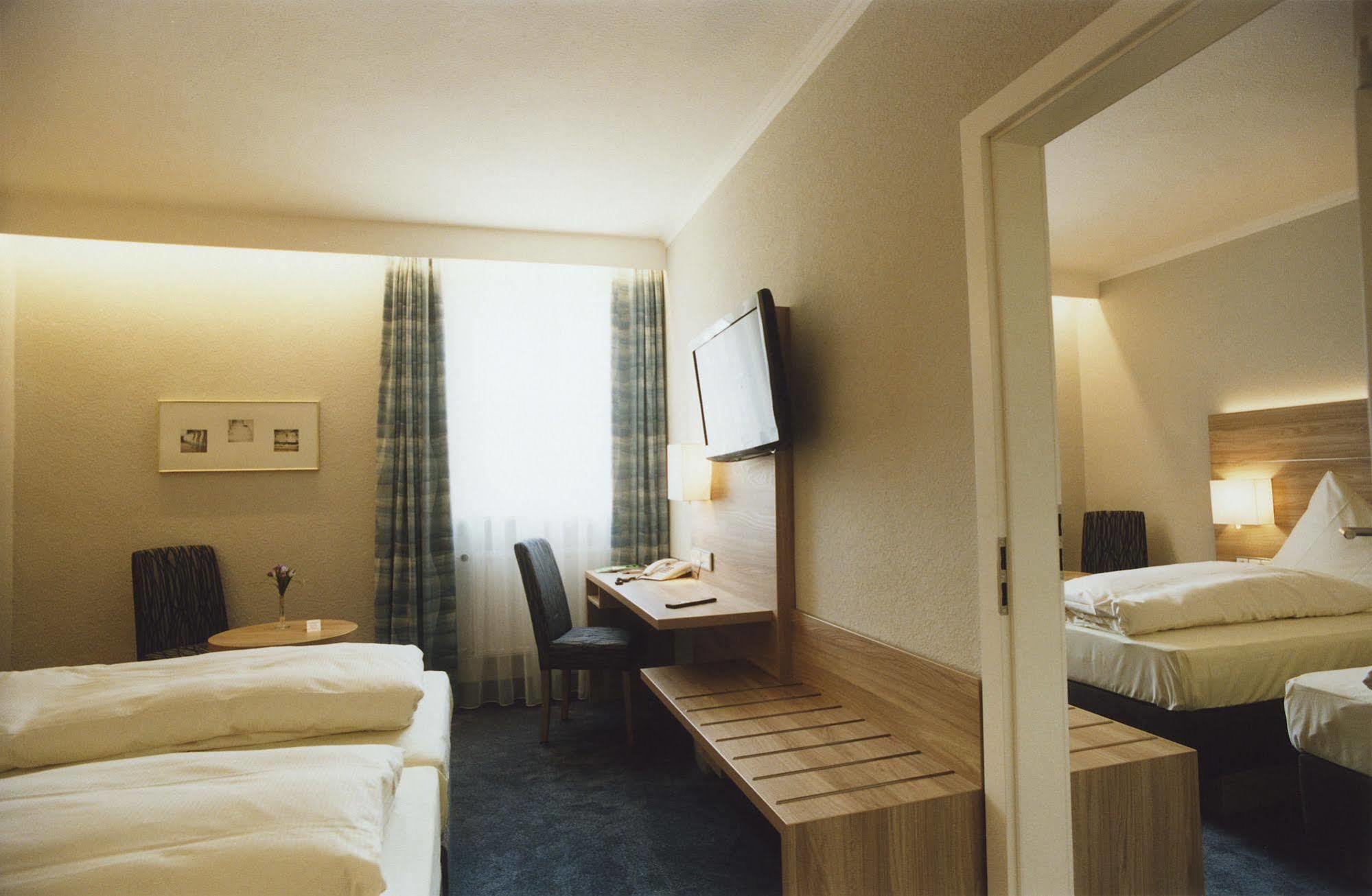 Hotel Jedermann 3*