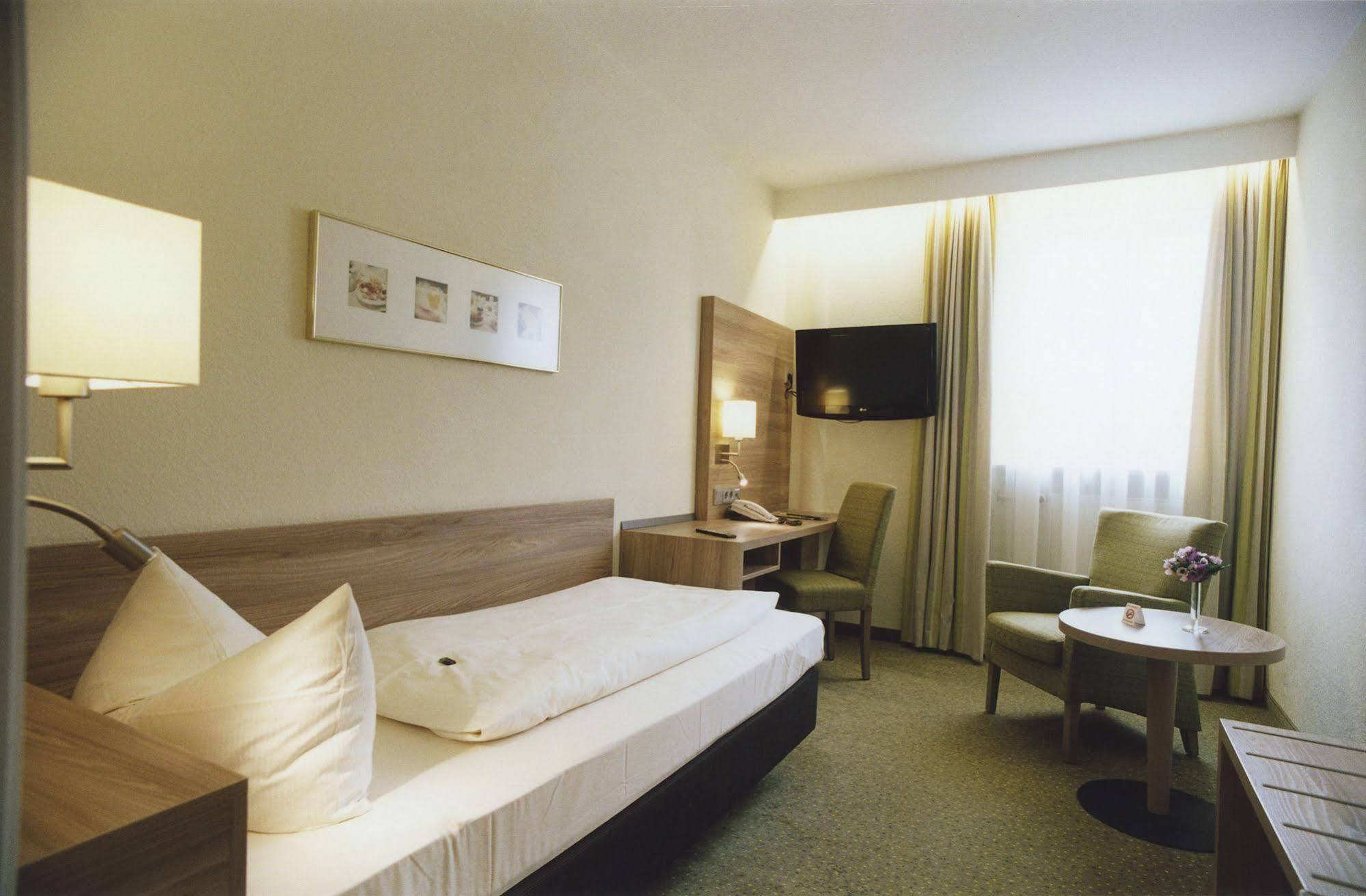 Jedermann 3* München